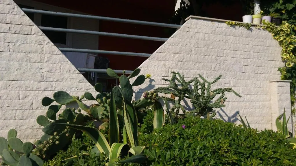 Apartment In Kali With Seaview, Terrace, Air Condition, Wifi